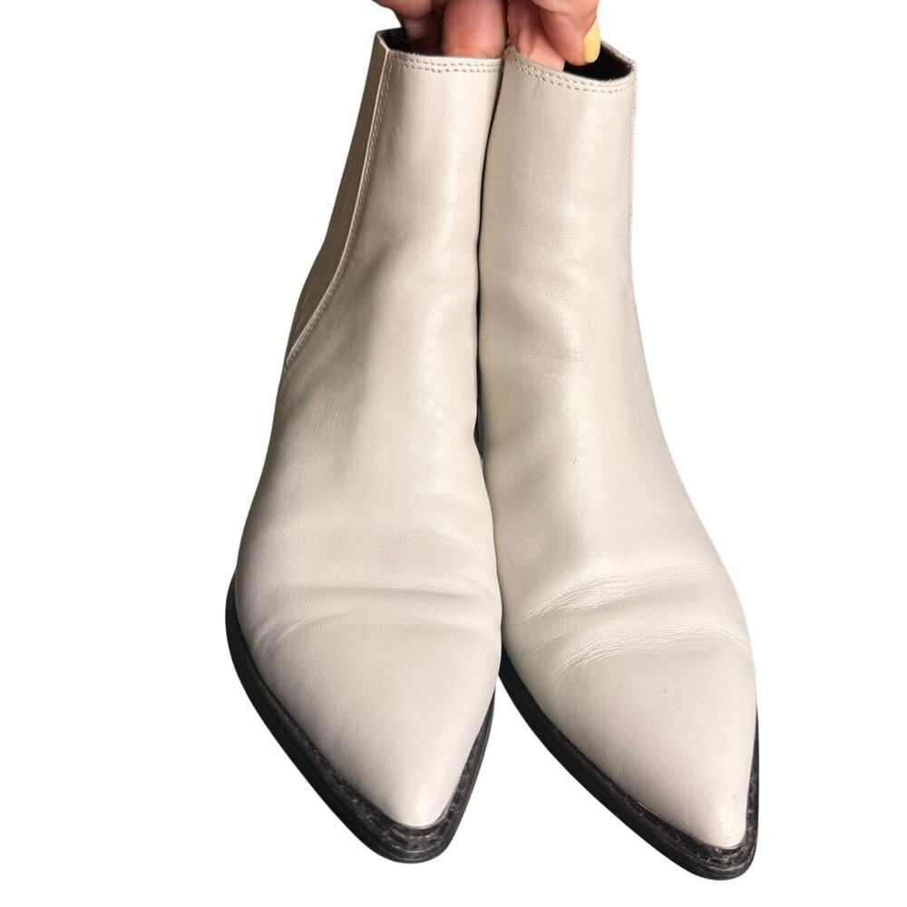 Marc Fisher Western Ankle Bootie Sz 7 White Leather Pointed Toe Chelsea Boot
